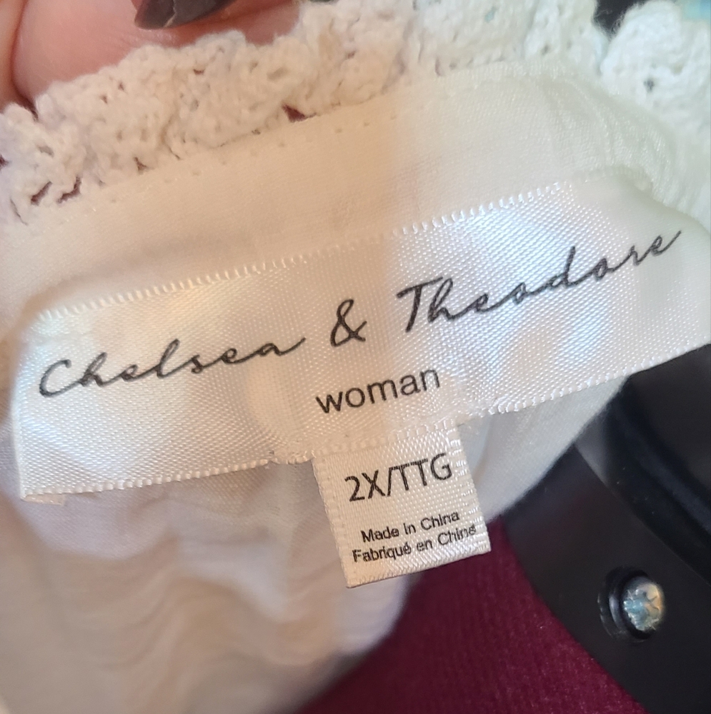 Chelsea & Theodore White Eyelet Sleeve Blouse - Picture 2 of 7